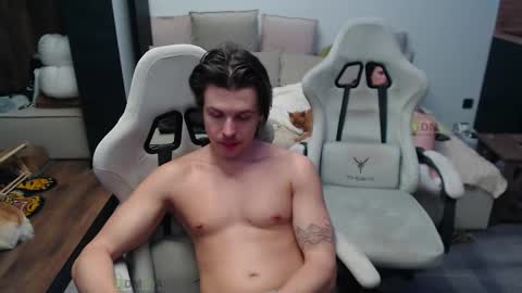 Snapshot of sunny1girl chatting on February 5, 8:24 pm Alice and Sergey online show from February 5, 8:24 pm