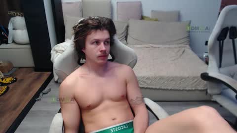 Snapshot of sunny1girl chatting on February 15, 4:25 pm Alice and Sergey online show from February 15, 4:25 pm