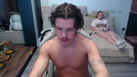 Snapshot of sunny1girl chatting on February 18, 11:17 am Alice and Sergey online show from February 18, 11:17 am