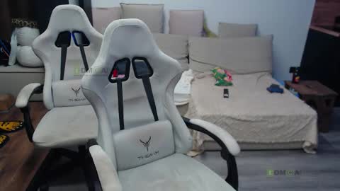 Snapshot of sunny1girl chatting on March 1, 7:05 pm Alice and Sergey online show from March 1, 7:05 pm