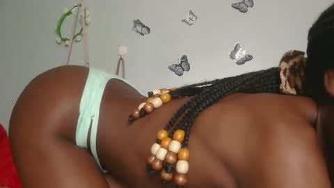 Snapshot of sunny_kitty25 chatting on April 27, 10:24 am Sunny kitty25 online show from April 27, 10:24 am