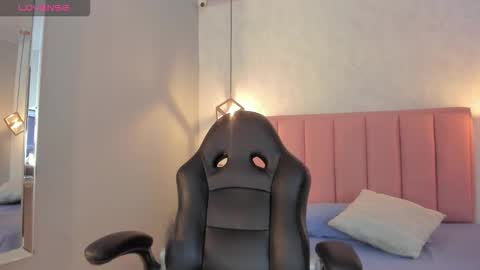  S U N N Y online show from November 1, 12:29 pm