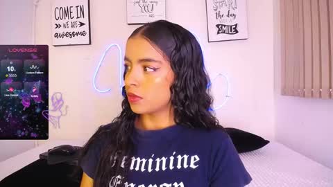 Snapshot of sunnygilmore chatting on February 3, 9:39 pm Sunny online show from February 3, 9:39 pm