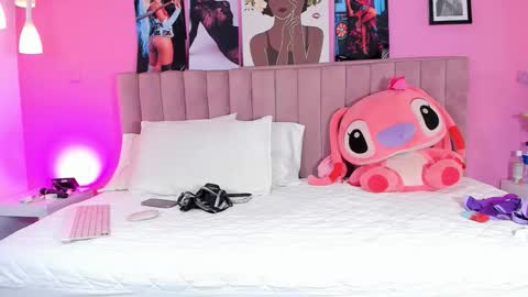      online show from October 18, 7:03 pm