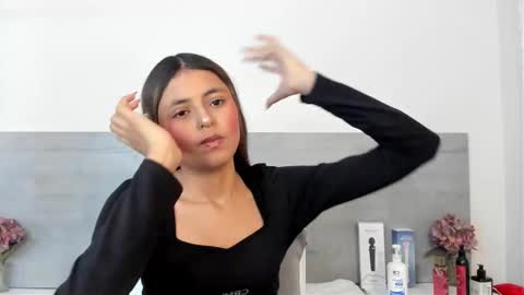 sunnywhitee online show from March 25, 3:07 pm