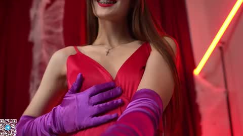 Snapshot of sunrisealice chatting on October 31, 8:26 am Alice online show from October 31, 8:26 am