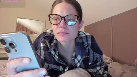 Effie Beautiful girl and Sunsay lucky boy online show from April 12, 4:34 pm