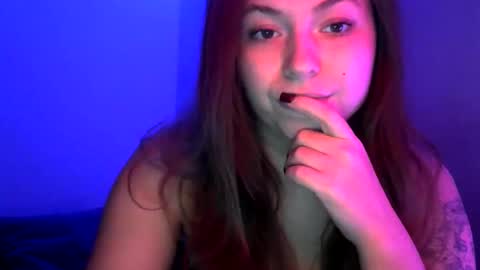 Snapshot of sunset_li chatting on November 11, 1:00 pm Lisa online show from November 11, 1:00 pm