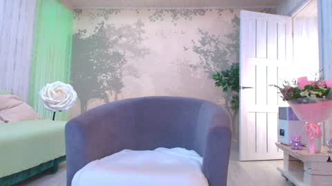 Eva  online show from March 23, 1:15 pm