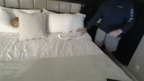 Snapshot of sunshine33604 chatting on November 9, 5:06 am Ryan online show from November 9, 5:06 am