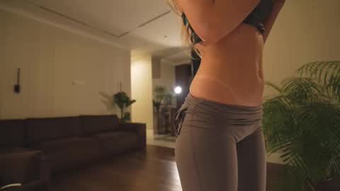 Snapshot of sunshine_______ chatting on February 22, 3:10 pm sunshine_______ online show from February 22, 3:10 pm