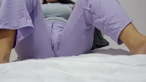 Snapshot of sunshine_days chatting on October 27, 5:50 pm Annie online show from October 27, 5:50 pm