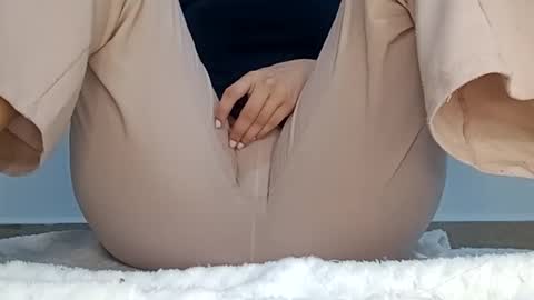 Annie online show from February 24, 4:49 pm