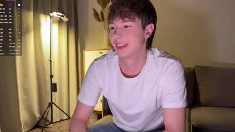 Snapshot of sunshinealex chatting on October 8, 1:25 am sunshinealex online show from October 8, 1:25 am