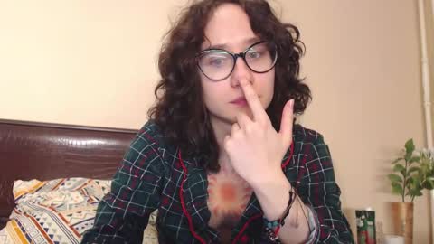 Hella online show from February 9, 11:36 pm