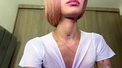 Snapshot of sunshinelizzy chatting on March 23, 7:56 am Valentina online show from March 23, 7:56 am