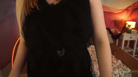 Lola online show from October 25, 9:53 pm