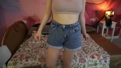 Lola online show from November 3, 7:20 am