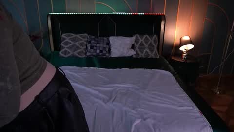 Lola online show from November 18, 7:02 am