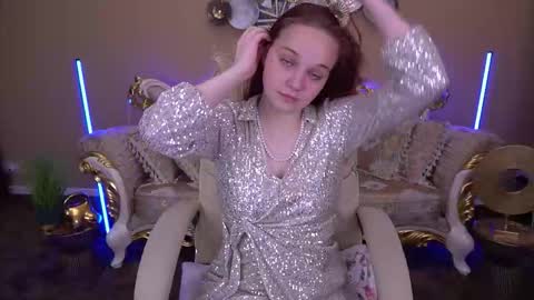 Lola online show from November 23, 9:53 am