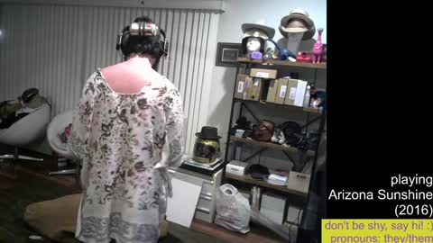 Snapshot of sunshinestreak chatting on January 17, 7:41 am im not actually a man my pronouns are theythem online show from January 17, 7:41 am