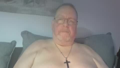 Snapshot of sunspotbaby chatting on November 3, 11:37 pm Sunspotbaby online show from November 3, 11:37 pm