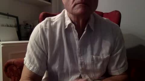 suntrdr077 online show from March 3, 11:10 pm