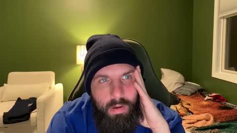 Snapshot of supbroitsmatt chatting on December 18, 2:06 am Matt online show from December 18, 2:06 am