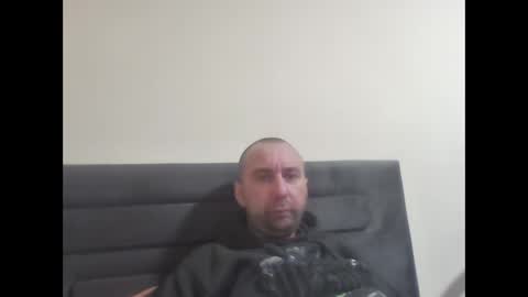 super42835015 online show from April 3, 5:00 pm