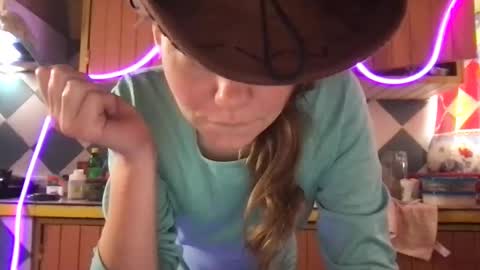 Snapshot of super_jony chatting on November 8, 3:01 pm super jony and Marta GMT 1300-1800 every day online show from November 8, 3:01 pm