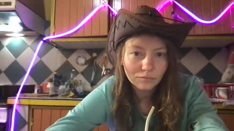 Snapshot of super_jony chatting on November 9, 3:05 am super jony and Marta GMT 1300-1800 every day online show from November 9, 3:05 am