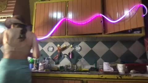 Snapshot of super_jony chatting on November 15, 6:22 am super jony and Marta GMT 1300-1800 every day online show from November 15, 6:22 am