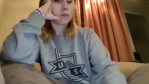 Snapshot of supereasyx chatting on January 14, 5:34 pm Annie online show from January 14, 5:34 pm