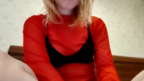 Snapshot of supereasyx chatting on January 22, 8:18 am Annie online show from January 22, 8:18 am