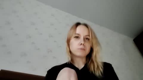 Snapshot of supereasyx chatting on January 27, 10:49 am Annie online show from January 27, 10:49 am