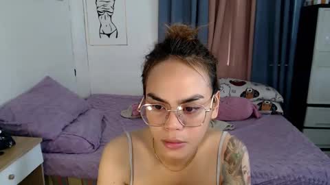 Snapshot of superhotvaleria chatting on February 13, 4:08 am Im val online show from February 13, 4:08 am