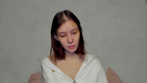 Una online show from January 8, 9:17 pm