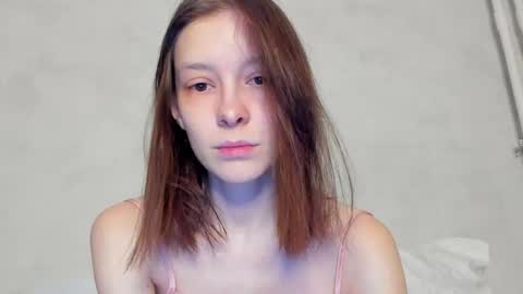 Una online show from May 17, 7:32 pm