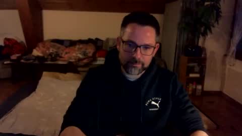 Snapshot of supersquirrel81 chatting on February 15, 6:10 am supersquirrel81 online show from February 15, 6:10 am