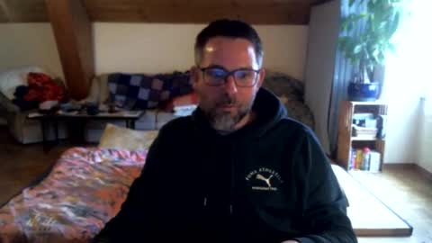 Snapshot of supersquirrel81 chatting on February 21, 9:32 am supersquirrel81 online show from February 21, 9:32 am