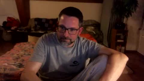 Snapshot of supersquirrel81 chatting on February 25, 6:39 pm supersquirrel81 online show from February 25, 6:39 pm