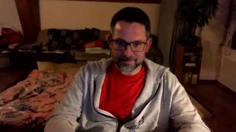 Snapshot of supersquirrel81 chatting on February 27, 7:47 pm supersquirrel81 online show from February 27, 7:47 pm