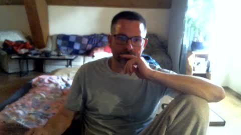 Snapshot of supersquirrel81 chatting on March 8, 3:16 pm supersquirrel81 online show from March 8, 3:16 pm