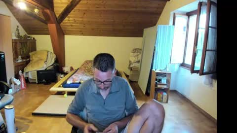 supersquirrel81 online show from August 8, 4:25 am