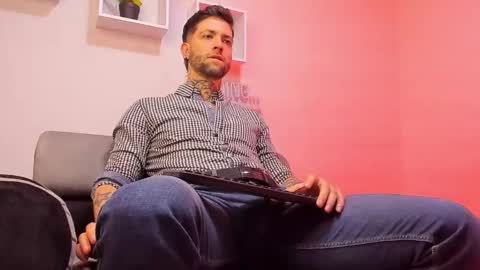 supreme_alpha_ online show from November 7, 3:17 am