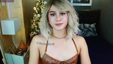 Snapshot of supreme_deity chatting on October 2, 11:50 am DIANNA online show from October 2, 11:50 am