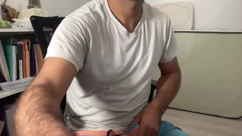 Snapshot of surftravel chatting on February 6, 7:51 pm surftravel online show from February 6, 7:51 pm