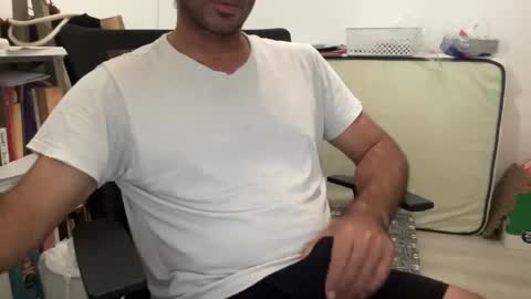 Snapshot of surftravel chatting on September 16, 1:28 am surftravel online show from September 16, 1:28 am