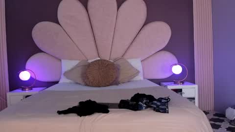 Susann online show from April 16, 11:44 am