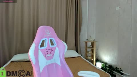 Annie online show from November 26, 1:06 am